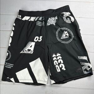 Adidas Black and White Logo Basketball Graphic 9" Training Shorts Size Medium